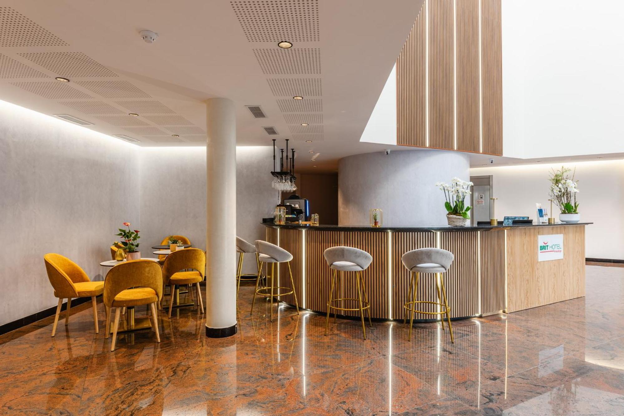 Brit Hotel Privilege Paris ロニー＝スー＝ボワ エクステリア 写真