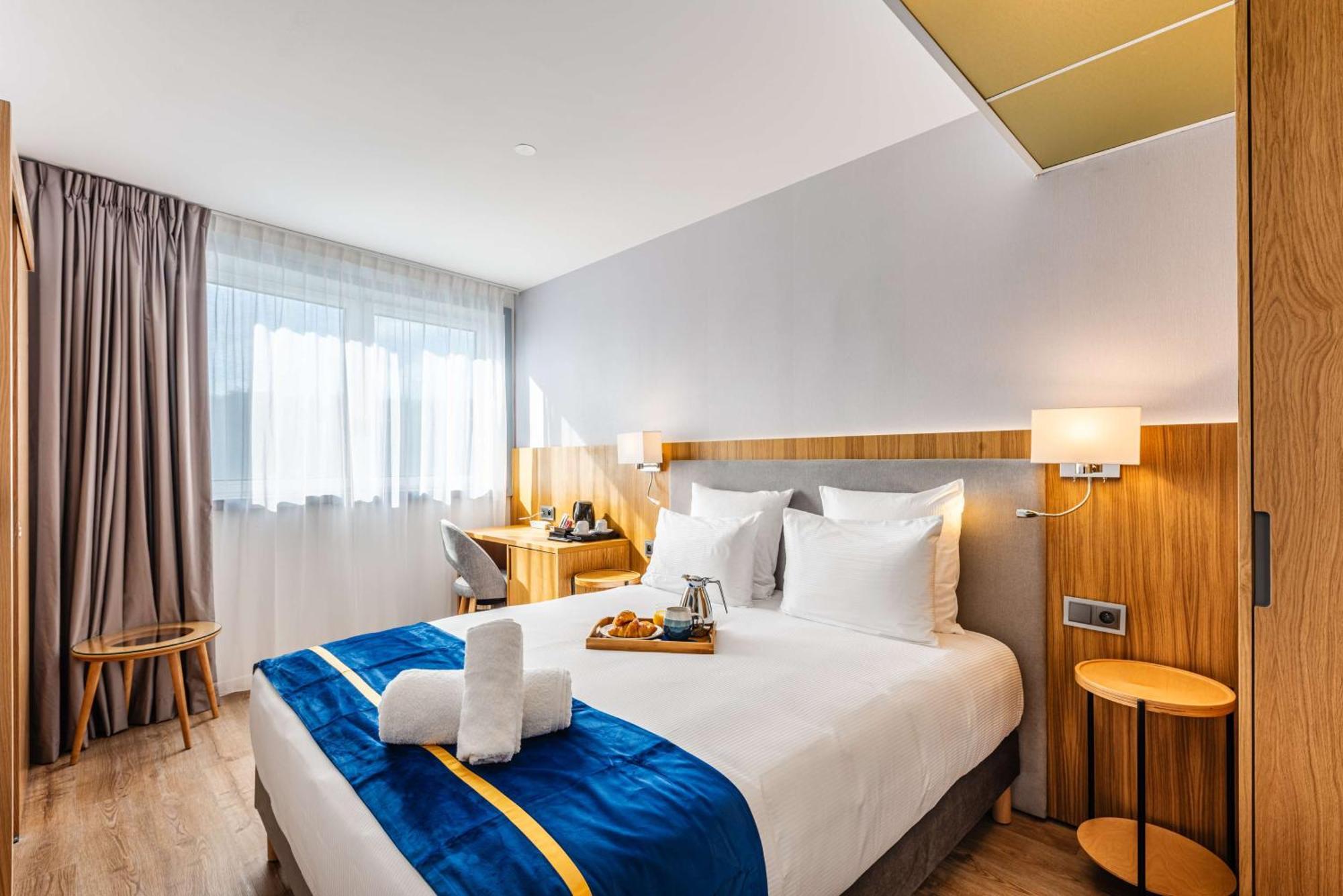 Brit Hotel Privilege Paris ロニー＝スー＝ボワ エクステリア 写真