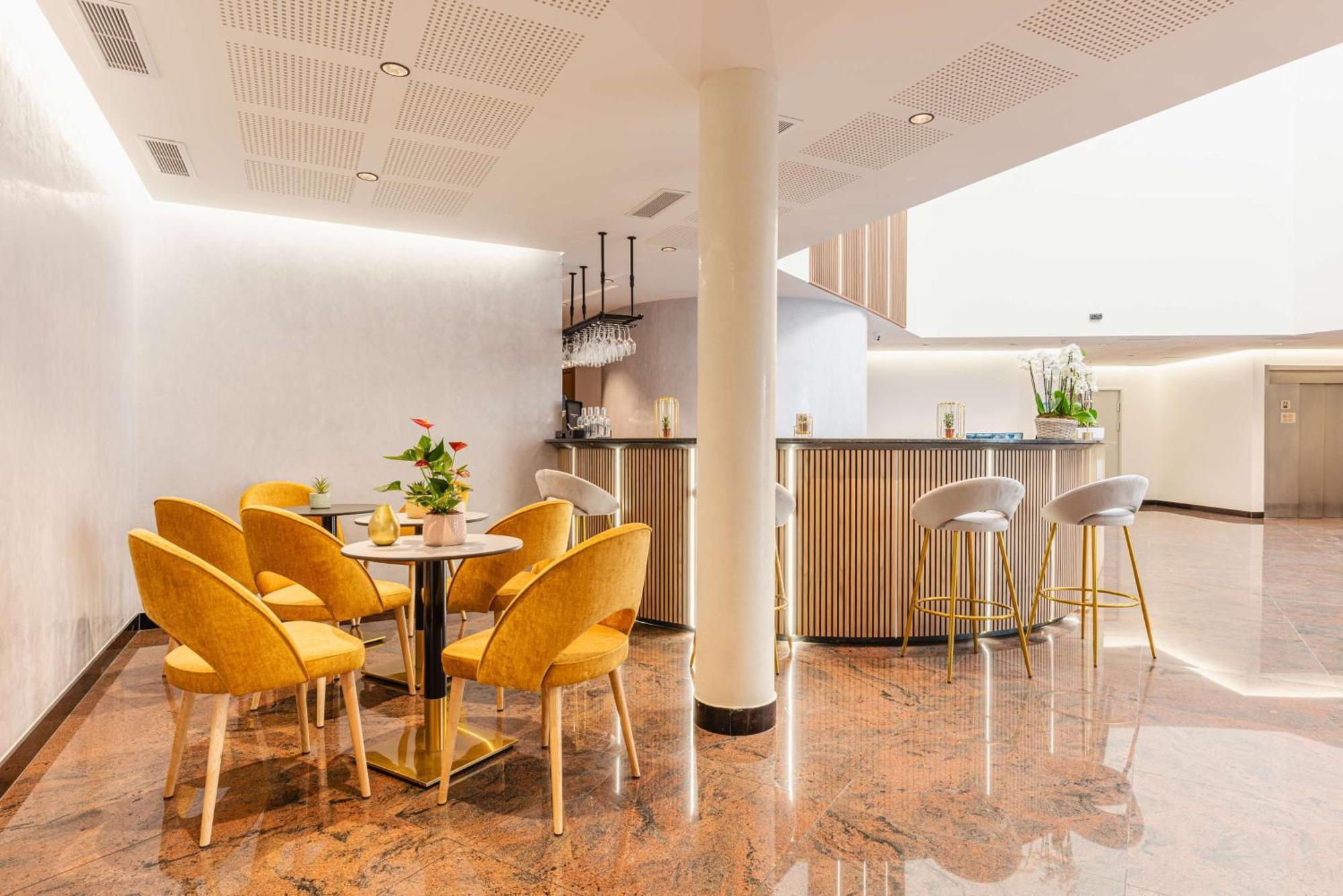 Brit Hotel Privilege Paris ロニー＝スー＝ボワ エクステリア 写真