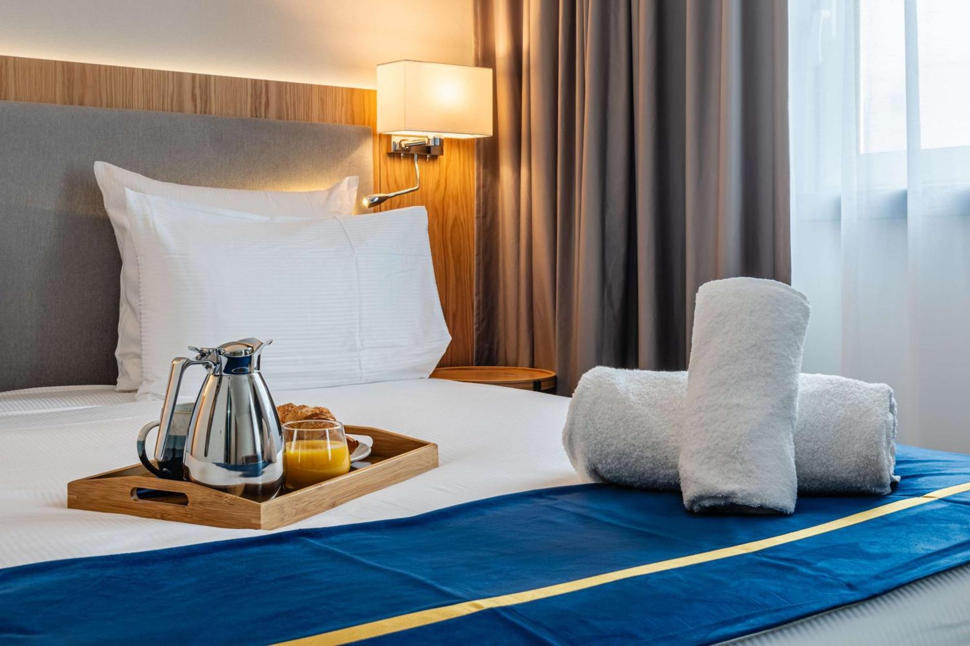 Brit Hotel Privilege Paris ロニー＝スー＝ボワ エクステリア 写真